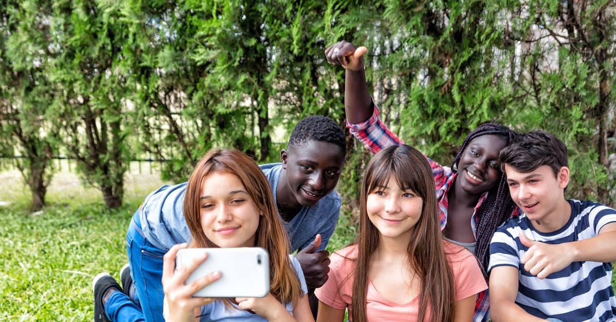 Friends and Family are Good for Your Brain about undefined